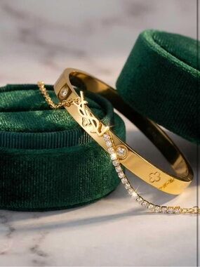 Luxury Inspired Gold Crystal Chain Bracelet | Minimalist Paris Style Bracelet